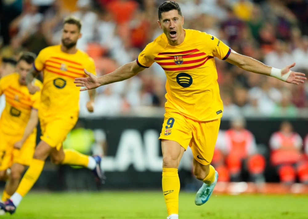 包含关键时刻深圳男篮备战西甲；调整名单细节曝光；管理层满意；团队化学反应显著的词条